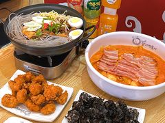 -火鸡爪东大门猎奇炒年糕