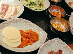 -臻牛烤肉