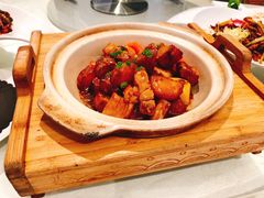 薯仔茄子焖卤肉-安蒂娅.悦景轩中餐厅(西乡店)