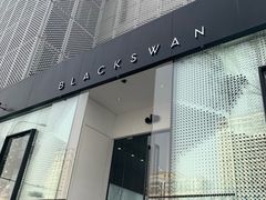 门面-BLACKSWAN黑天鹅(环球店)
