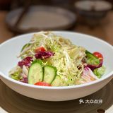 工作人员也会在饮料快喝完时候会过来主动给你加满