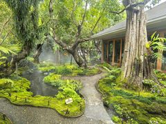 -Chom Cafe and Restaurant