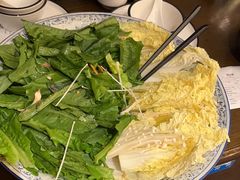 -帅巴人舅母子腊蹄民俗村