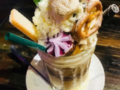 白巧克力摩卡奶昔-MIKAKU(万达广场上海宝山店)