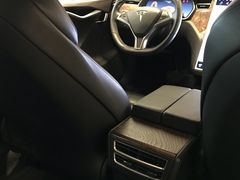 -TESLA 特斯拉(广州天环广场体验店)
