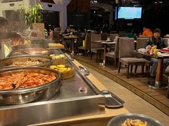 自助取餐区-荣誉国际酒店-云顶旋转餐厅