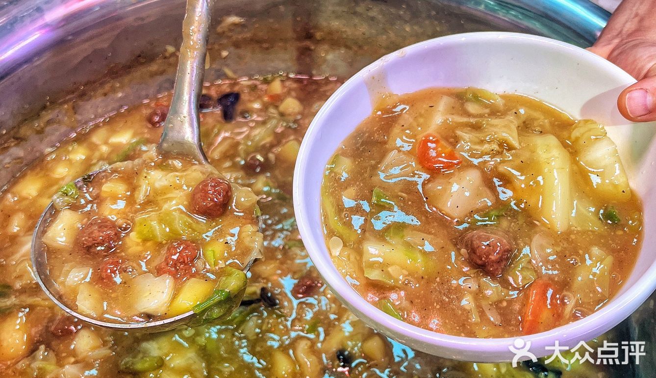吃起来特别爽 牛肉夹馍肉给的实在 再夹个咸鸭蛋