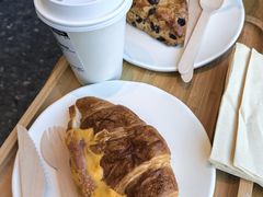 -星巴克臻选(呼和浩特维多利摩尔城店)