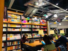 -西西弗书店&矢量咖啡(凯德晶萃广场店)