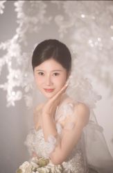 -雪中彩影婚纱摄影·微光艺术中心