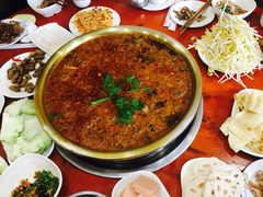 -刘胖娃鱼庄·特色肥肠鱼(杨家坪店)