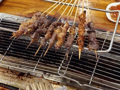 -哈尔滨小酒馆·鲜肉现穿自助烧烤(康新花园店)