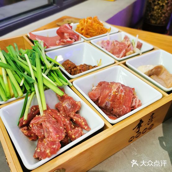 拿喜量贩式炭火烤肉涮肉