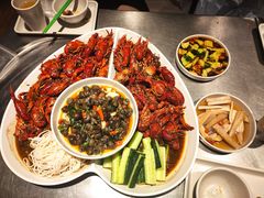 -龙巢盱眙龙虾·牛蛙·烧烤宵夜(八卦岭店)