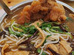 -柳州肥姨妈大骨螺蛳粉(东靖路店)