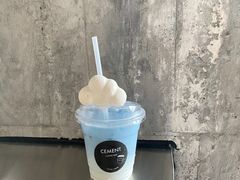 蓝天白云奶-CEMENT·coffee bar (凤凰创意园店)