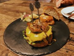 -HIGH FIVE哈福手工汉堡(桂林路店)