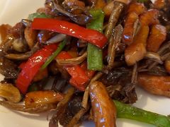 茶树菇猪颈肉-徐州绿地皇冠假日酒店-汉宫中餐厅