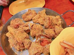 -BHC炸鸡(明洞总店)