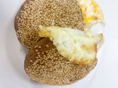 麻酱烧饼-老磁器口豆汁店(天坛店)