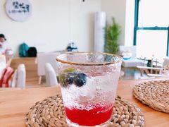 樱花气泡水-柴犬小屋·柴餐厅·狗咖食堂(金鼎广场店)