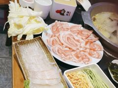 -辣莊重庆老火锅(威海高铁站韩乐坊店)