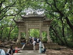 -灵岩山风景区