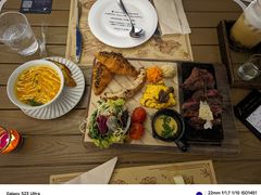 -Mark&Mars Restaurant