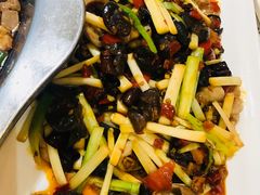 -兔行天下-鸿鹤鲜锅兔(中海国际店)