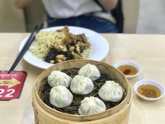 鲜肉汤包-老盛昌(聚丰园店)