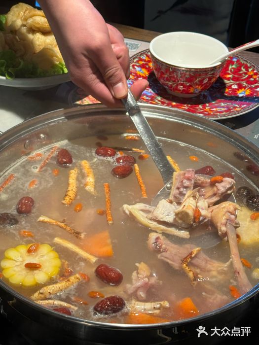 尚尚仙·酸汤猪手·猪肚鸡火锅(华联万柳购物中心店)图片
