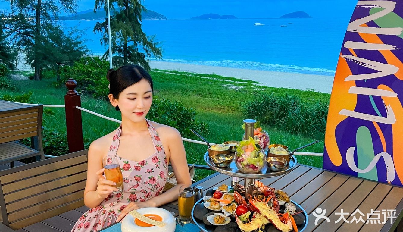 亚龙湾绝美海景享用海鲜大餐🦀