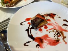 香煎鹅肝配烩水果-都会尚膳·海鲜自助餐厅(重庆万豪酒店)