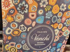 -VENCHI 闻绮(上海佛罗伦萨小镇店)