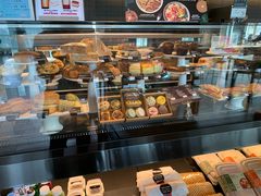 面包甜点陈列柜-星巴克(兰州中川机场T2出发店)