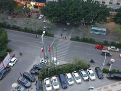 -华海酒店(茂名高铁站店)