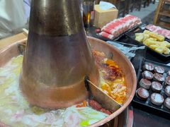 -果松木炭酸菜铜火锅·外婆参鸡汤