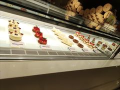 -潮一不贰·法式甜品·生日蛋糕·西式简餐(外滩店)