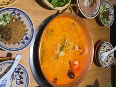 -洱火云南酸菜牛肉火锅(石景山当代商城店)