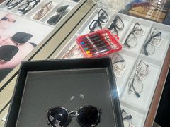 -LensCrafters亮视点·OAKLEY精选(静安嘉里中心店)