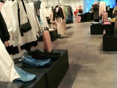 -H&M(鹏欣水游城店)