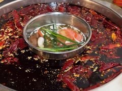 -渝嘴小老弟老火锅(华新村店)