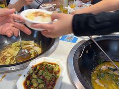 -鲁员外地锅鸡地锅鱼(古墩路店)