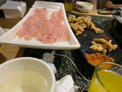 -杨肥肠火锅大排档(火车站花园店)