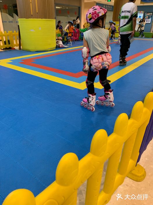 阿布溜溜轮滑(万谷慧生活店)