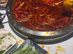 -茅草房·河畔园林火锅