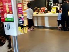 -麦当劳(杭州西湖银泰百货店)