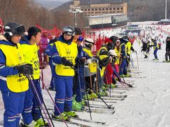 -亚布力新体委滑雪场