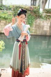 -一揽芳华汉服旗袍体验馆(拙政园店)