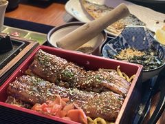 自制活鳗鱼盖浇饭-鳗鱼家·深夜食堂(军博店)